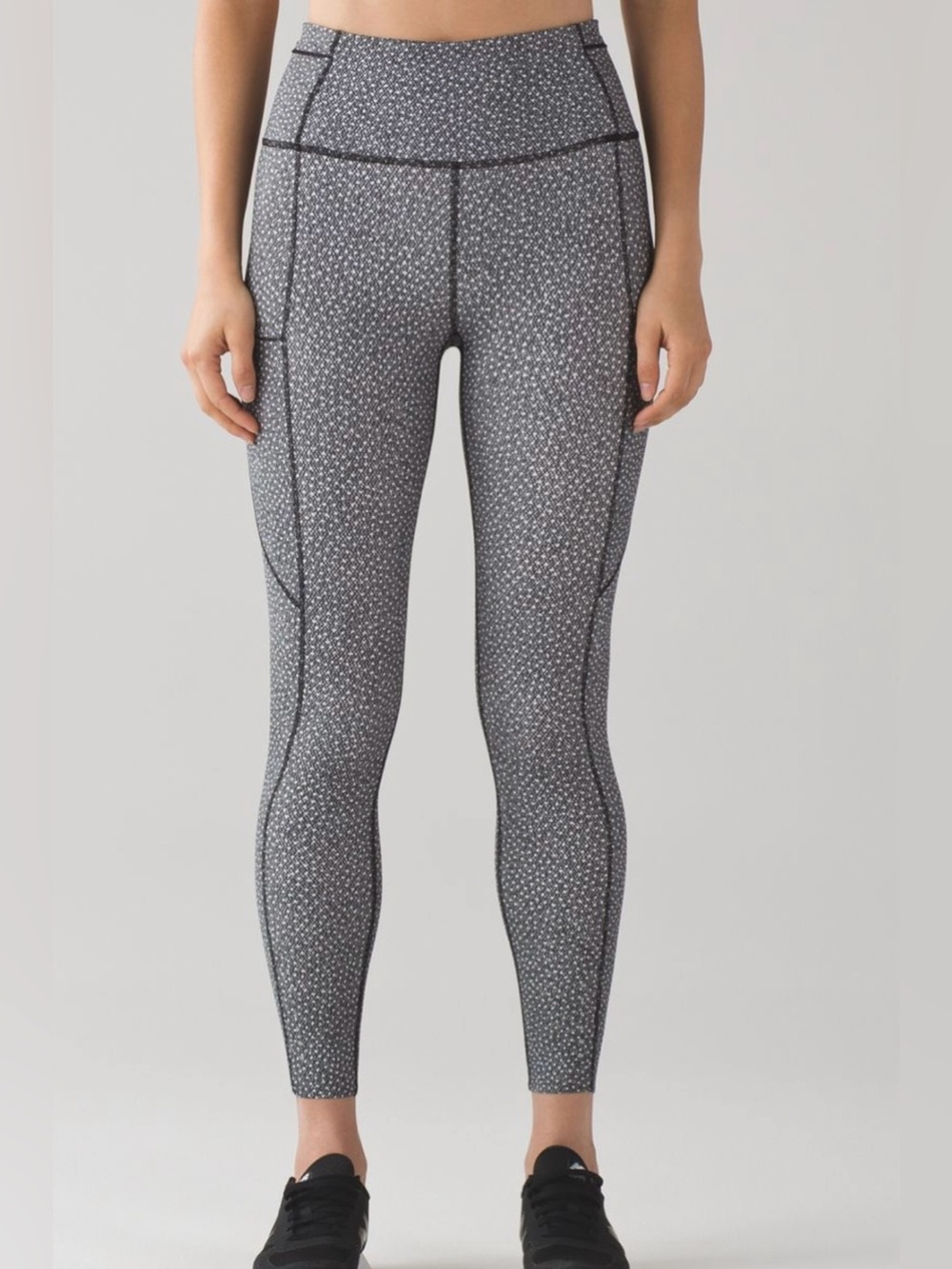 Lululemon fast and free tight frozen fizz white black womens 6 rare leggings